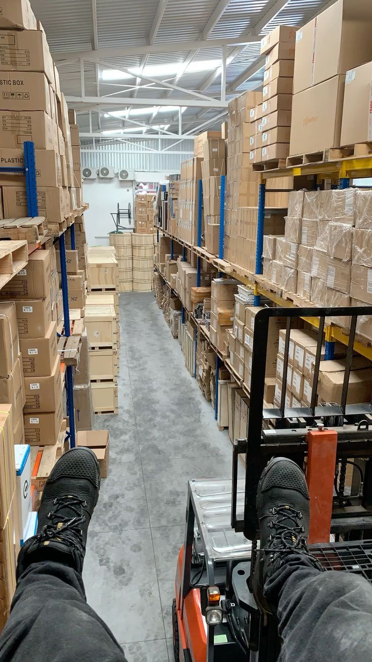 China market, warehouse, and cargo service